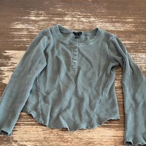 Knit Henley Long Sleeve Sage Green very flattering and soft perfect condition